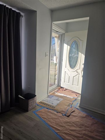 1121 S Meadowbrook Street E, Inkster, MI 48141