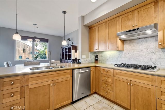 543 LAGUNA Drive, Carlsbad, CA 92008