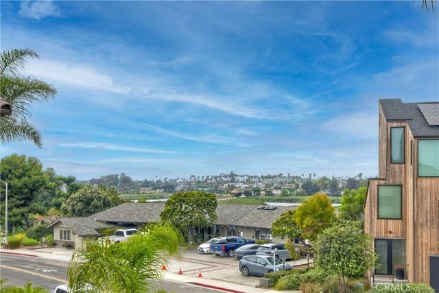 543 LAGUNA Drive, Carlsbad, CA 92008