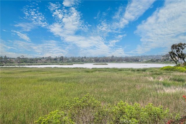 543 LAGUNA Drive, Carlsbad, CA 92008