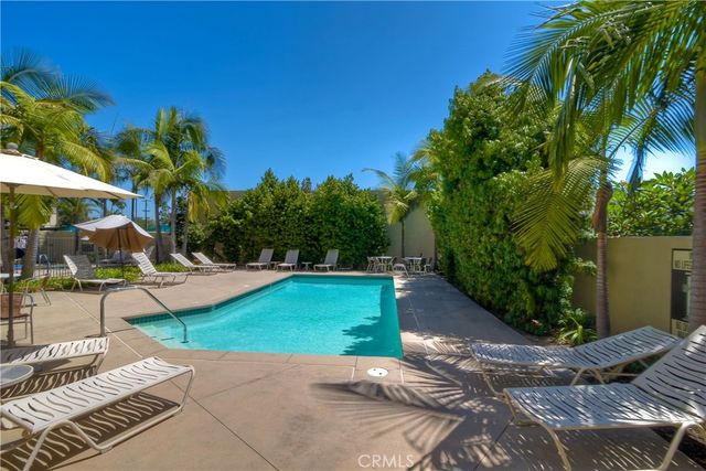 543 LAGUNA Drive, Carlsbad, CA 92008