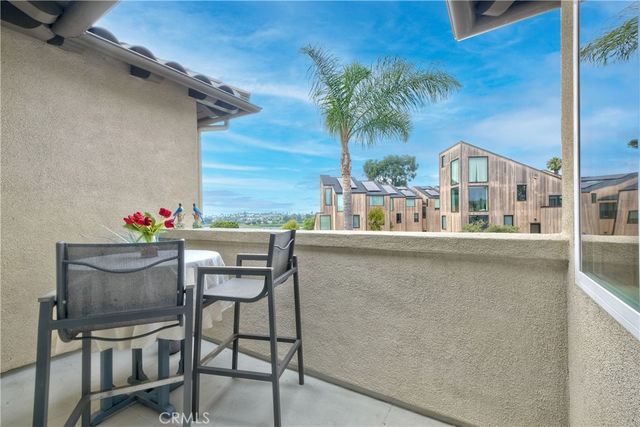 543 LAGUNA Drive, Carlsbad, CA 92008