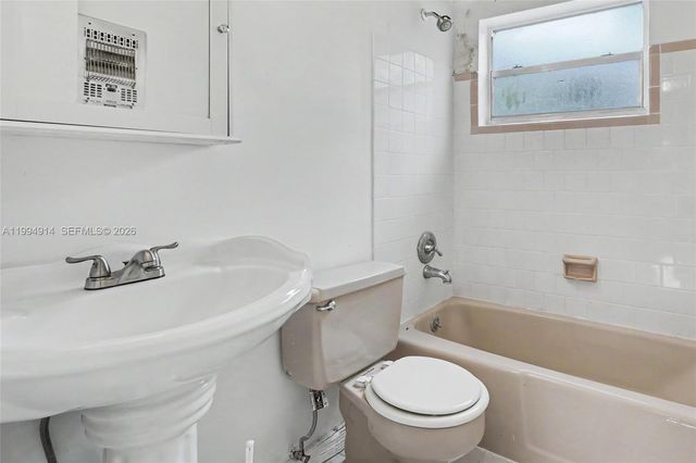 1300 N 12th Ct 6A, Hollywood, FL 33019