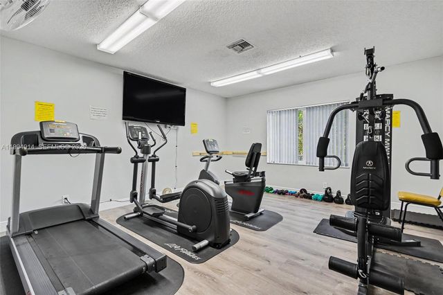 1300 N 12th Ct 6A, Hollywood, FL 33019