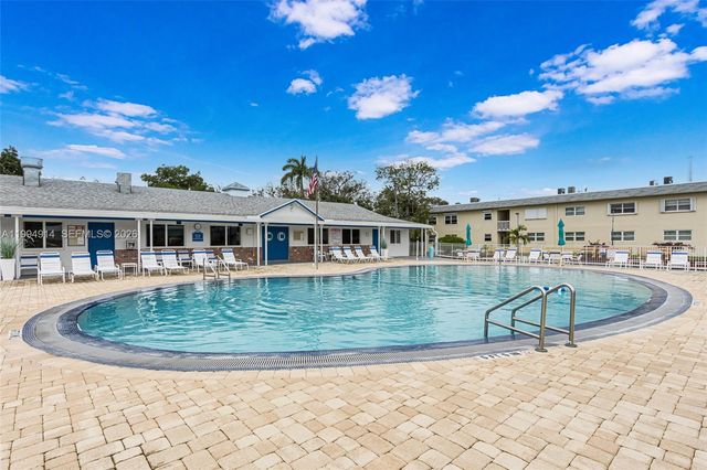 1300 N 12th Ct 6A, Hollywood, FL 33019