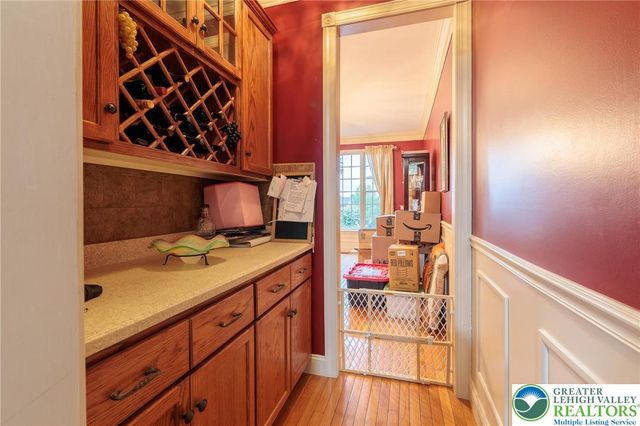 519 Rose Inn Avenue, Bushkill Twp, PA 18064