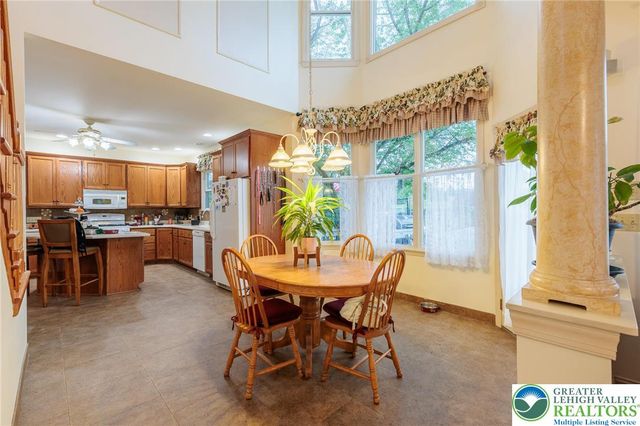 519 Rose Inn Avenue, Bushkill Twp, PA 18064