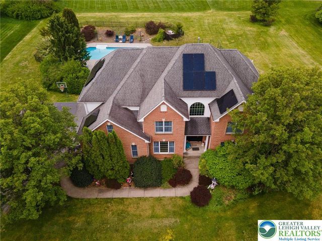 519 Rose Inn Avenue, Bushkill Twp, PA 18064