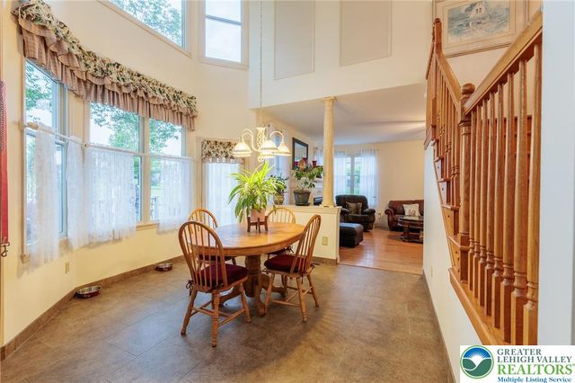 519 Rose Inn Avenue, Bushkill Twp, PA 18064
