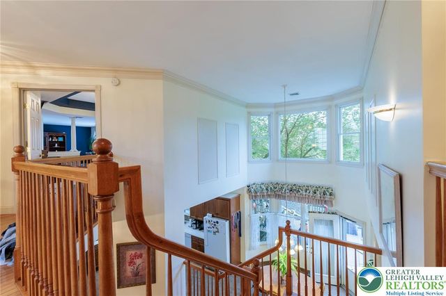 519 Rose Inn Avenue, Bushkill Twp, PA 18064