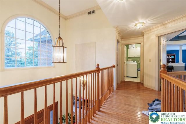 519 Rose Inn Avenue, Bushkill Twp, PA 18064
