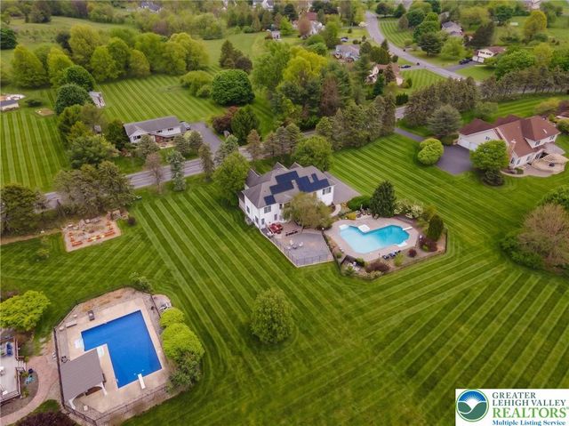 519 Rose Inn Avenue, Bushkill Twp, PA 18064