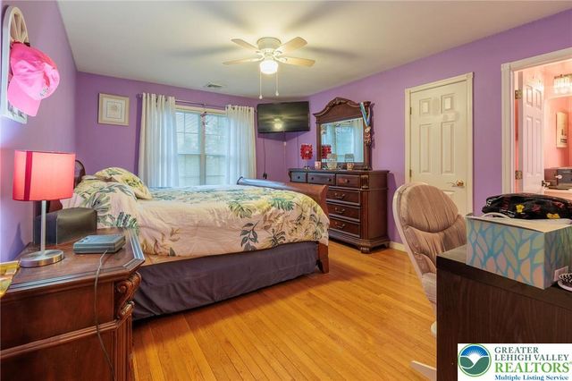 519 Rose Inn Avenue, Bushkill Twp, PA 18064