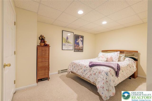 519 Rose Inn Avenue, Bushkill Twp, PA 18064