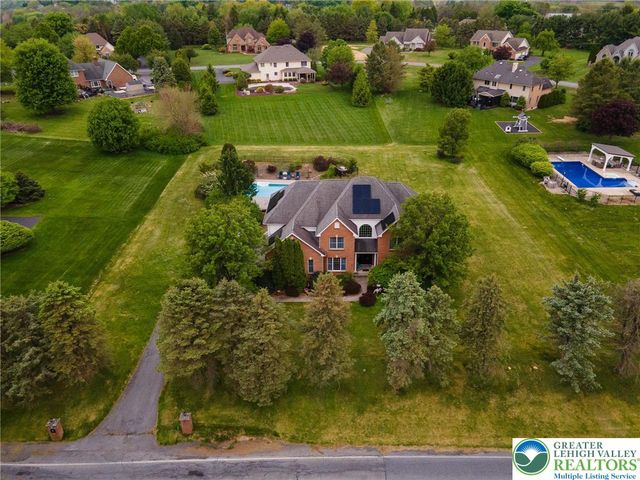 519 Rose Inn Avenue, Bushkill Twp, PA 18064