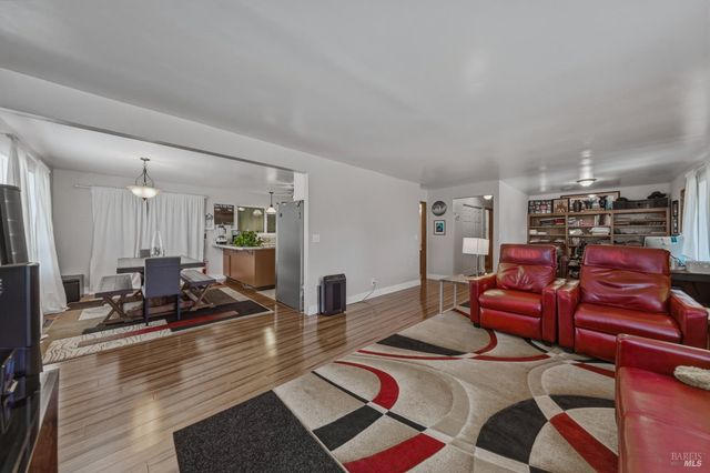 10241 Fairway Dr, Kelseyville, CA 95451