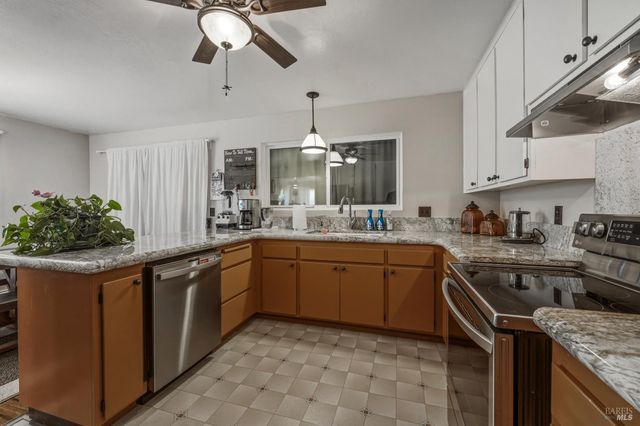 10241 Fairway Dr, Kelseyville, CA 95451