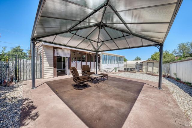 10241 Fairway Dr, Kelseyville, CA 95451