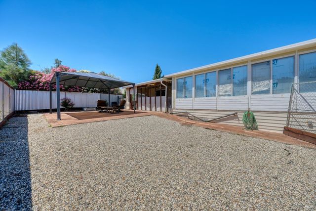 10241 Fairway Dr, Kelseyville, CA 95451