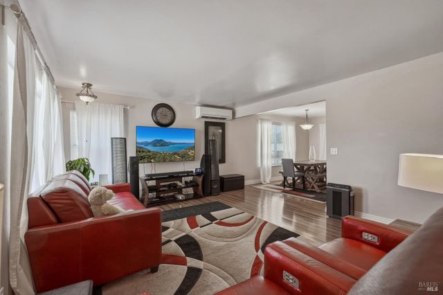 10241 Fairway Dr, Kelseyville, CA 95451