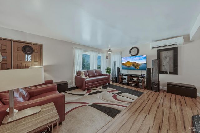 10241 Fairway Dr, Kelseyville, CA 95451