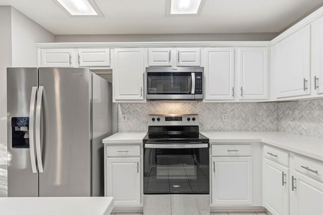 19 Timberstar St Street, The Woodlands, TX 77382