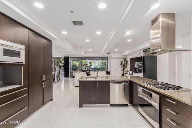 7121 E RANCHO VISTA Drive 2006, Scottsdale, AZ 85251