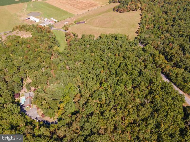 82 SABRINA LN, Hedgesville, WV 25427