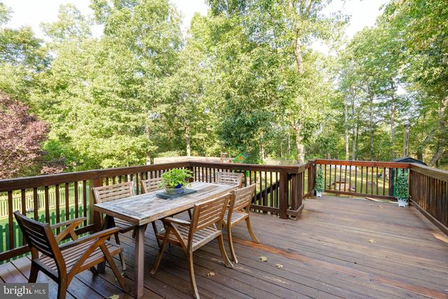 82 SABRINA LN, Hedgesville, WV 25427