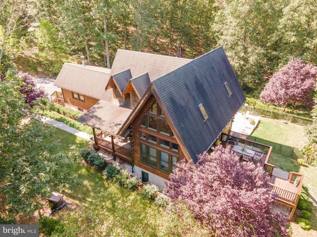 82 SABRINA LN, Hedgesville, WV 25427