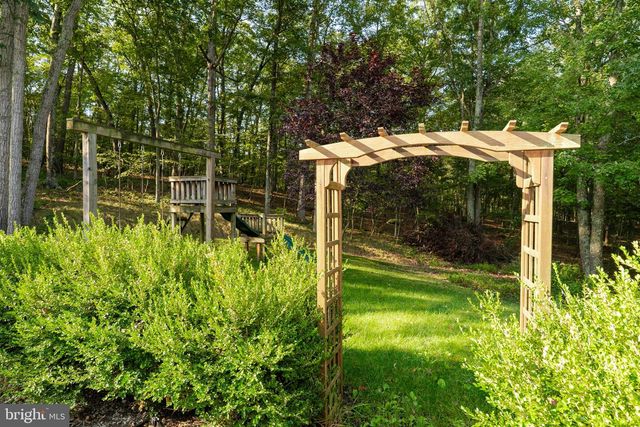 82 SABRINA LN, Hedgesville, WV 25427