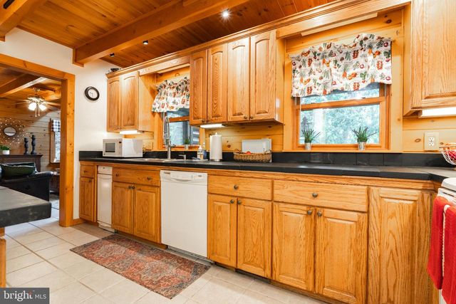 82 SABRINA LN, Hedgesville, WV 25427