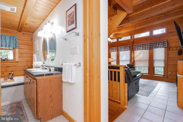 82 SABRINA LN, Hedgesville, WV 25427