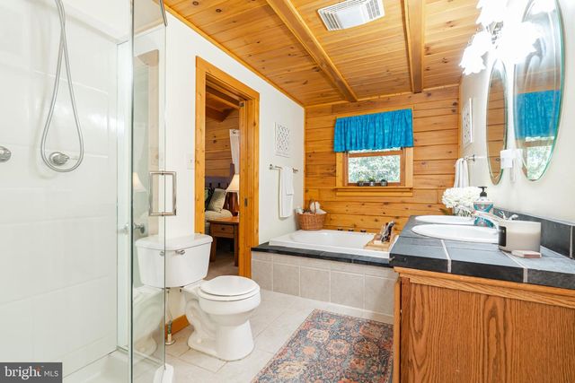 82 SABRINA LN, Hedgesville, WV 25427