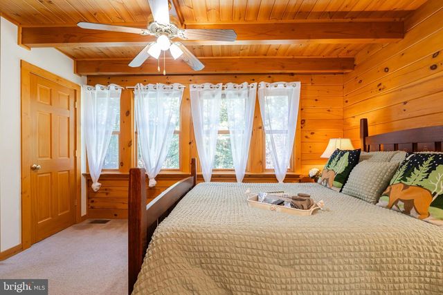 82 SABRINA LN, Hedgesville, WV 25427