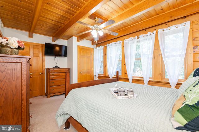 82 SABRINA LN, Hedgesville, WV 25427