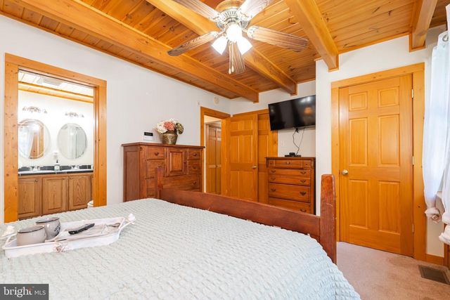 82 SABRINA LN, Hedgesville, WV 25427