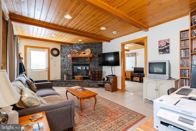 82 SABRINA LN, Hedgesville, WV 25427