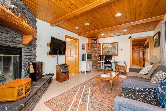 82 SABRINA LN, Hedgesville, WV 25427