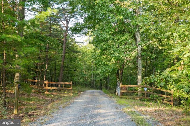 82 SABRINA LN, Hedgesville, WV 25427