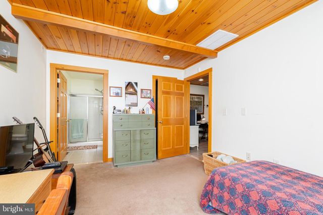 82 SABRINA LN, Hedgesville, WV 25427