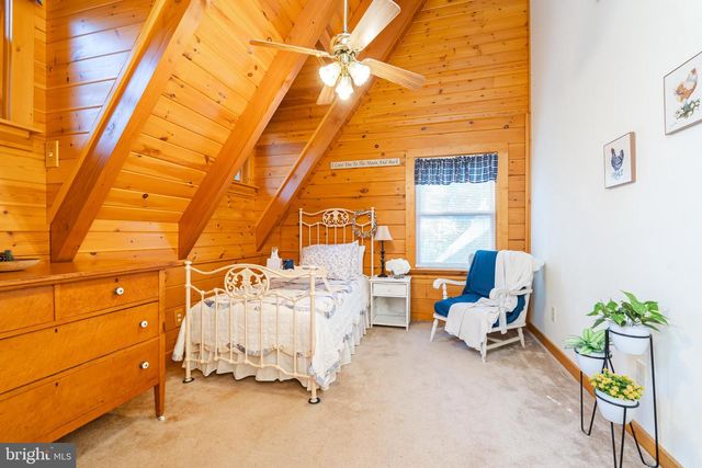 82 SABRINA LN, Hedgesville, WV 25427