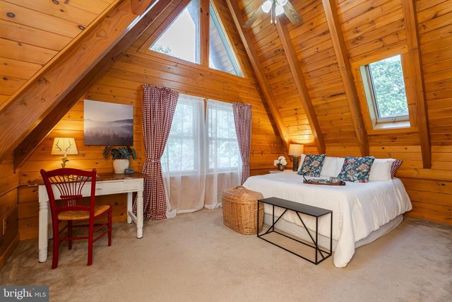 82 SABRINA LN, Hedgesville, WV 25427