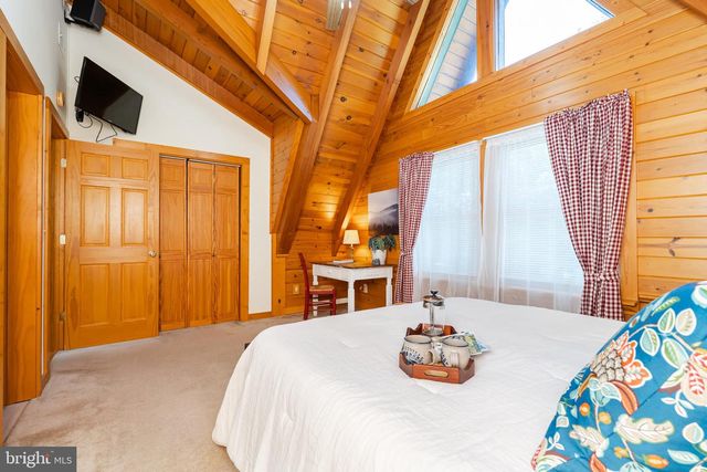 82 SABRINA LN, Hedgesville, WV 25427