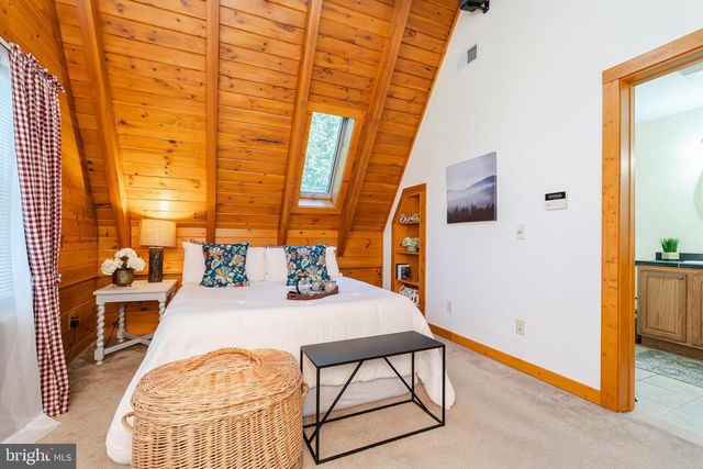 82 SABRINA LN, Hedgesville, WV 25427