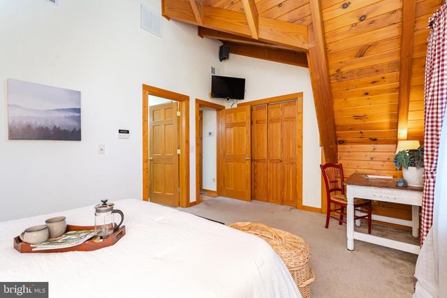 82 SABRINA LN, Hedgesville, WV 25427