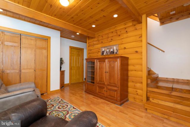 82 SABRINA LN, Hedgesville, WV 25427