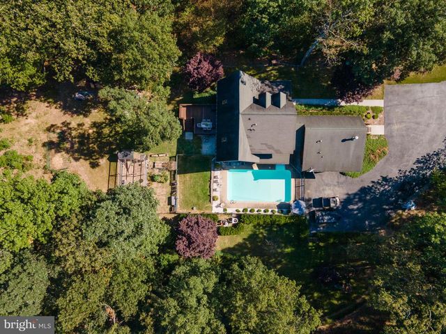 82 SABRINA LN, Hedgesville, WV 25427