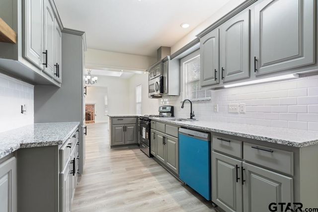 1704 E Houston St, Tyler, TX 75702