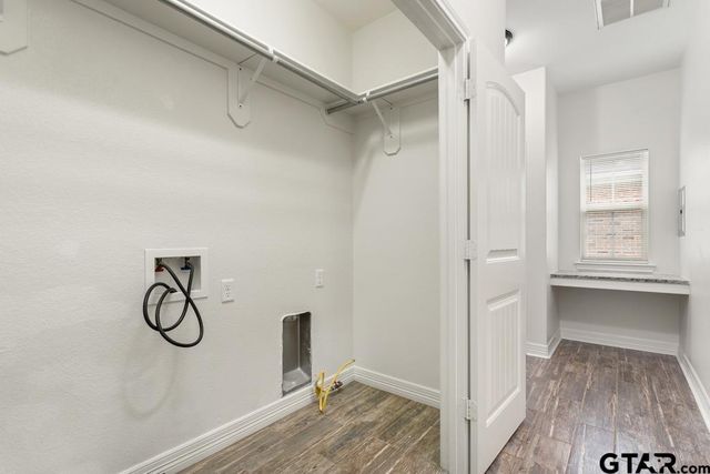 1704 E Houston St, Tyler, TX 75702